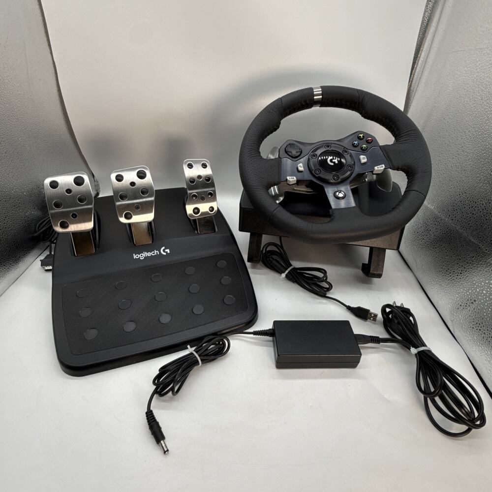 Logitech G920 Driving Force Racing Wheel and Pedals For Xbox One And PC - EUC